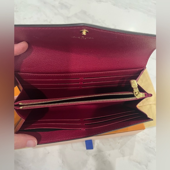 Louis Vuitton Sarah Brown Monogram Wallet - Picture 4 of 12
